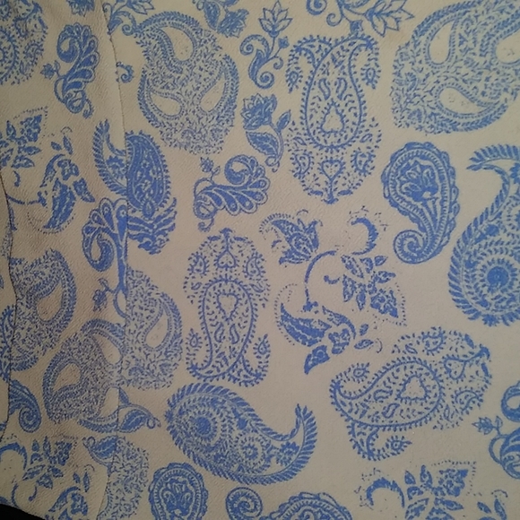 DONATING SOON! LULAROE Pencil Skirt - Picture 2 of 5